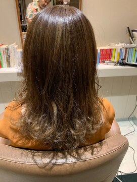 スー(suu) グラデーションカラーパーマ