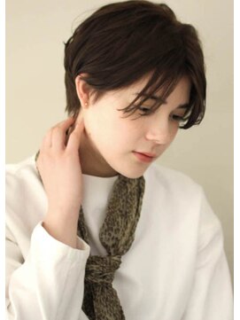 サーカス バイ ビュートリアム 青山(CIRCUS by BEAUTRIUM) 大人 小顔 コンパクト マッシュ ショートヘア