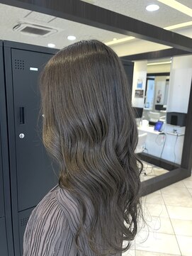 プロデュース 淵野辺店(Produce) ブリーチなし透明感カラー／ミルクティーアッシュ／ゆるふわ巻き