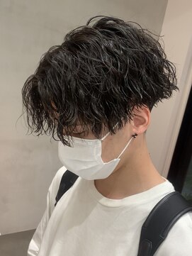 フィフス トウキョウ (fifth TOKYO) センターパートツイストスパイラルパーマメンズマッシュパーマ