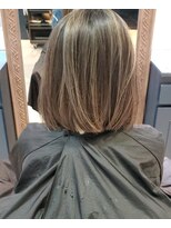 ヨシトモ(YOSHITOMO)&nbsp;オシャレ白髪ぼかしハイライト