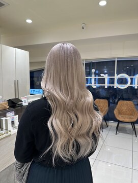 マージュ ギンザ(marju GINZA) ホワイトベージュカラー