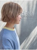 金髪ボブ パーマスタイル