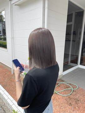 シーン(scene) グレージュカラー