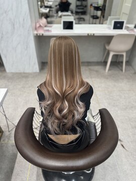 ロンド レア 天神大名店(Lond Le’a) ケアブリーチで冬の透明感ハイトーン♪