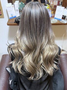 ブレイズヘアー(BLAZEhair) 【筋感抜群】ナチュラルグレージュバレイヤージュ×ブリーチ２回