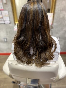 ヘアアンドリラックス ジョジョ(Hair&Relax JOJO) 外国人風カラー