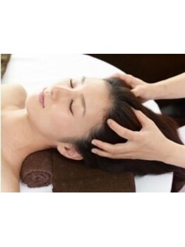 大好評☆陽射しや乾燥で疲れた頭皮をケアするヘッドスパ☆地肌から始まる美髪プログラムがココに☆