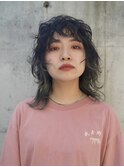 ミディアムウルフ　無造作パーマ　おしゃれパーマ　大人かわいい