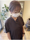 大人丸みショート小顔 ラベンダーグレージュ 前下がり前髪カット