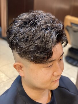 ヘアーモードキクチ 神田日銀通り店 神田ハイフェード