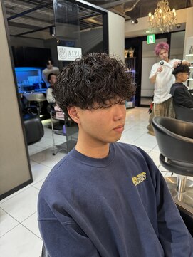 アイズ 海老名(AIZU) プードルパーマ　緩めスパイラルパーマ　メンズカット　眉毛