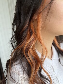 モニカ ヘアー(monica Hair)の写真/こだわりの髪質改善カラーでブリーチ/ハイライトもダメージレスに透明感あるツヤ髪が叶う人気の美容室♪