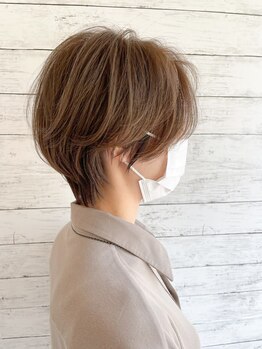 ファム 十日市店(femme)の写真/白髪ぼかしのハイライトで、気になる白髪をしっかりカバー◎暗すぎないおしゃれで自然な仕上がりに♪