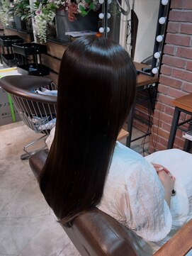 スット 渋谷(slut) くせ毛改善ストレート