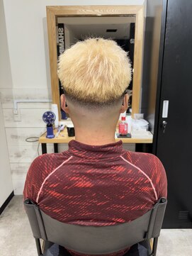 ログスラッシュ(LOG/) 間違いないっしょ！金髪フェード☆