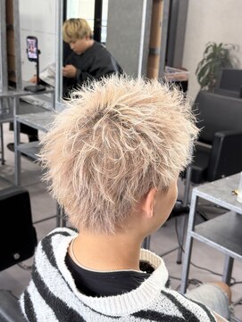 ホワイトベージュスパイキーショート