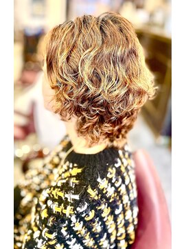 サーティエイト(38) ウルフレイヤー/ふんわりパーマ/ミディアム/髪質改善/40代/