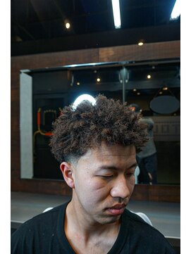 タフ バーバーショップ(TOUGH BARBER SHOP) スパイキーアフロ