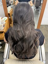 ポール(pole)&nbsp;札幌白髪ぼかし細かめハイライト　レイヤーカット
