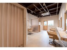 モック 蒲生四丁目店(moc)の雰囲気（大人女性が心地よくリラックスできる広々空間が好評です♪）