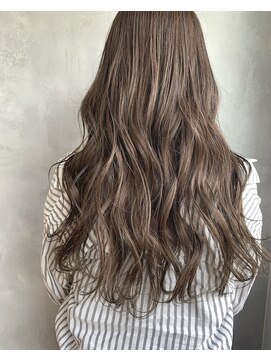 キチ(kichi.) [kichi.] ロングヘア×アッシュベージュ