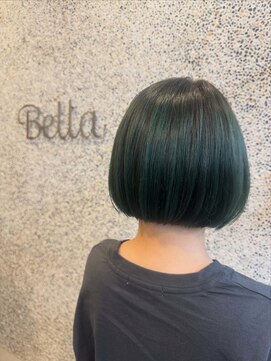 ベッラ(Bella) ミニボブ×グリーン