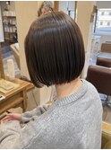 切りっぱなしボブ×ヘーゼルベージュ