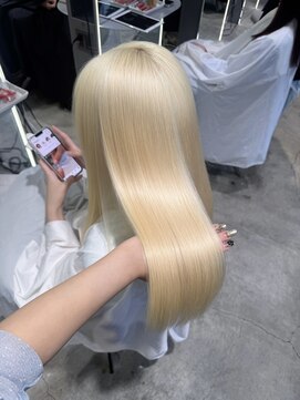 ジーナリア(Xena ria) 《RIHO》ホワイトブロンド/ダメージレス/艶カラー