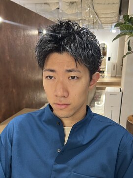 ウノプリールヴァモス(unopulir Vamos) 30代メンズ黒髪短髪スパイキーショートビジネスヘア