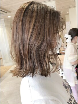 パーク(PAAQ) 【paaq田中】極細ハイライト×センターパート×アンニュイボブ