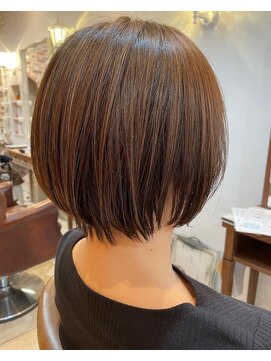 ヴィアンカ(Vianca) 大人ショートボブ