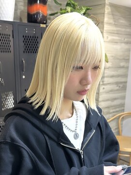 ヲタク(wotaku.) 抜きっぱなしブロンドハイトーンケアブリーチ切りっぱなし前髪