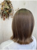 外ハネツヤ髪ストレートボブスタイル×ベージュカラー20代30代