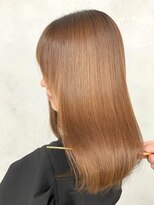 エラ(Ella) 明るめカラーも映える美髪矯正