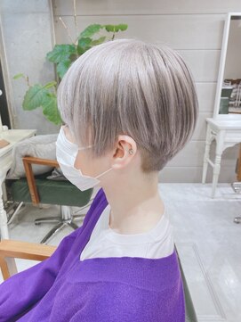 デイズ(days) 中性男子にハマるホワイトアッシュグレージュ マッシュカット