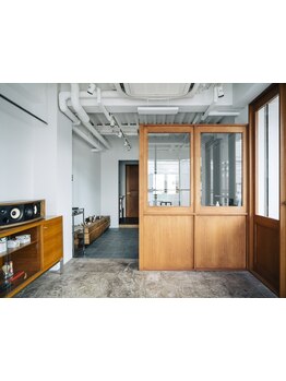 【豊中】理想を叶える隠れ家プライベートメンズサロン！オシャレな空間で居心地の良いサロンタイムを◎