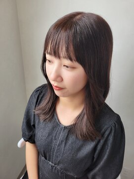 アモナ(amona) ツヤ感たっぷり・フォギーベージュ×重めミディアム