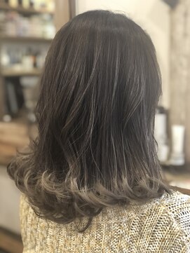 ラニ タテヤマ(LANI tateyama) ミディアムボブ×エアータッチバレイヤージュ