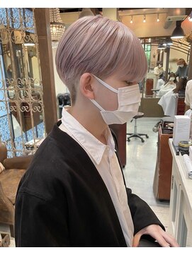 アットラブ バイ ベル(at'LAV by Belle) お客様ヘア】刈り上げシースルーマッシュ&ブリーチパールピンク