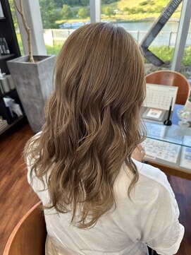 パハップスパークアベニュー(PERHAPS PARK AVENUE) 透明感カラー/ベージュ/セミロング