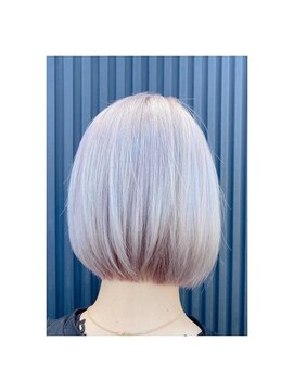 ハートリンク(HeartLink) 切りっぱなしボブ＆ホワイトカラー