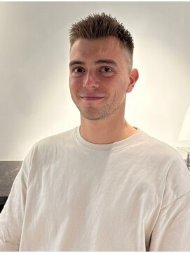 グラッシー(GLASSY) スキンフェード/ツイストピンパーマ/スパイキーベリーショート☆