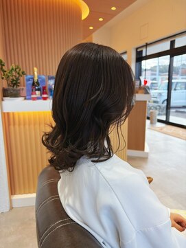 カットインリコ(CUT IN Rico) ミディアムレイヤー　& ピンクブラウンカラー