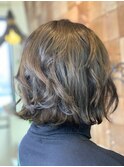 レイヤーボブ表面にレイヤーで今どきの外はねアレンジもラクチン