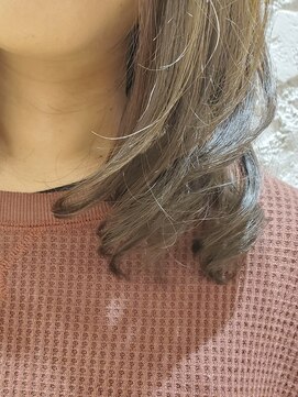 イーハトーヴヘアー(Yehatov) アッシュベージュ3