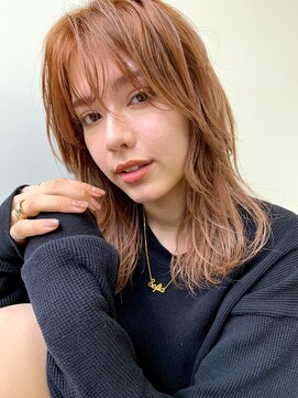 ミラバイグリーン(Mira by green) ウルフレイヤー×シースルーバング【ピンクベージュ】 01