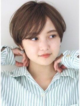 サーカス バイ ビュートリアム 青山(CIRCUS by BEAUTRIUM) 【目時】前髪長め 丸み　小顔　マッシュショート　30代　40代