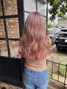 ココロヘアー マド(Cocolo hair MADO) ピンクベージュ｜ロングウェーブ｜透明感/20代/30代/40代