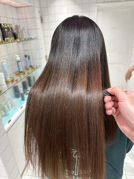 ロンドルーチェ 心斎橋(Lond luce) ダークアッシュ/ミディアムレイヤーカット［髪質改善/縮毛矯正］